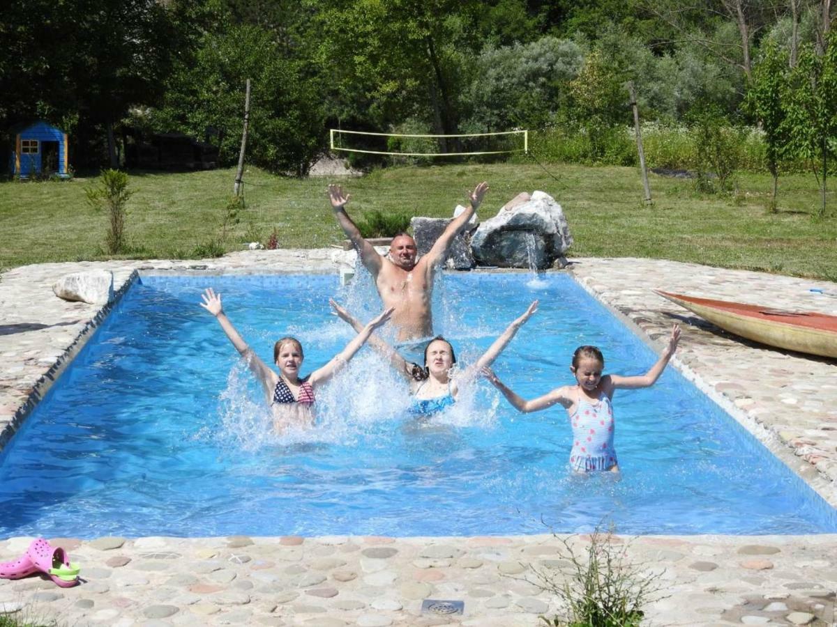 Exo Log Cottage Jezero  Zewnętrze zdjęcie